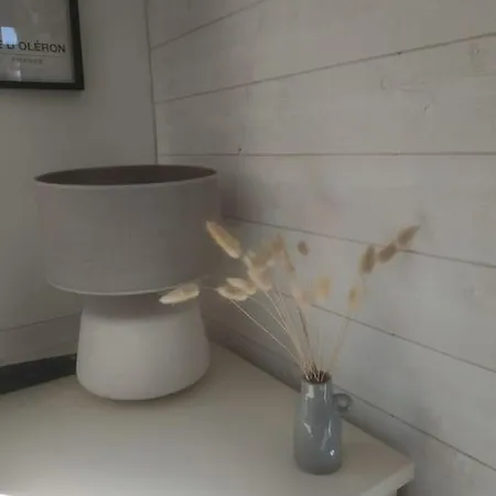 בית נופש Petite Maison Chaleureuse Avec Piscine *
