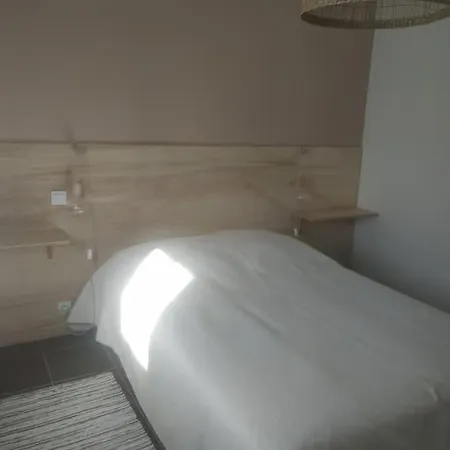 Petite Maison Chaleureuse Avec Piscine