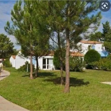 Petite Maison Chaleureuse Avec Piscine