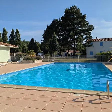 Petite Maison Chaleureuse Avec Piscine 道拉斯奥莱龙