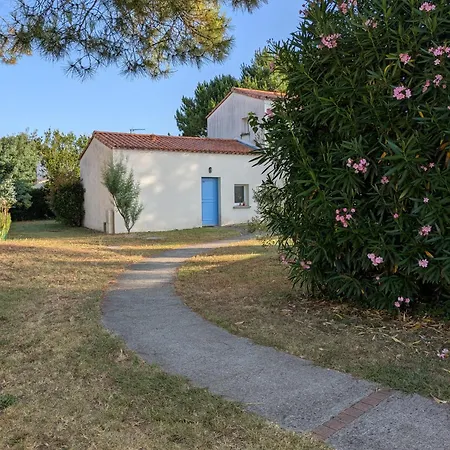 Дом отдыха Petite Maison Chaleureuse Avec Piscine