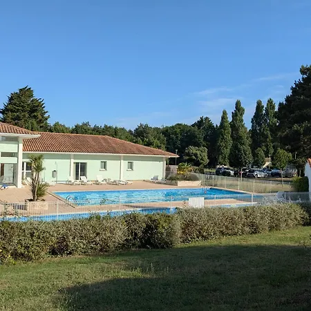 Petite Maison Chaleureuse Avec Piscine