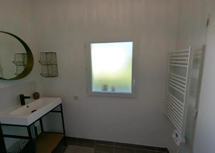 Petite Maison Chaleureuse Avec Piscine *